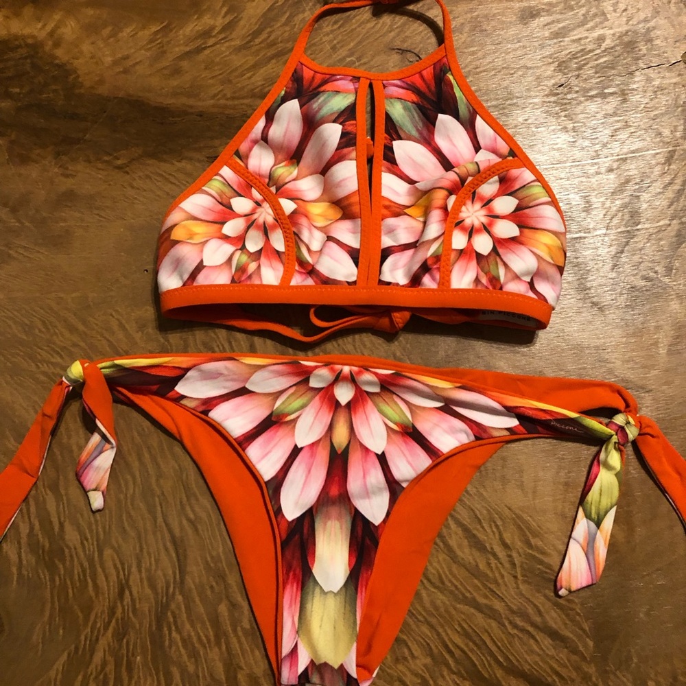 Robin Piccone Arianna Reversible Swimsuit Bikini Set